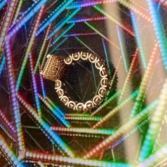 SPECTACULAR DIAMOND RING - Picture 6 of 7